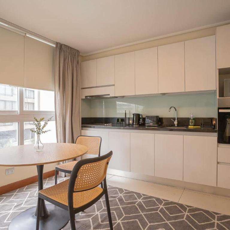 Descubre el Encanto de Las Condes en este Studio - Studio - 10