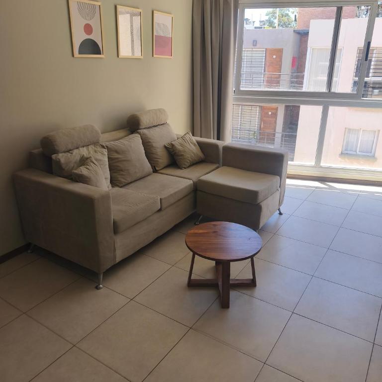 Departamento excelente ubicación 2 dormitorios cochera piscina seguridad - Two-Bedroom Apartment - 6
