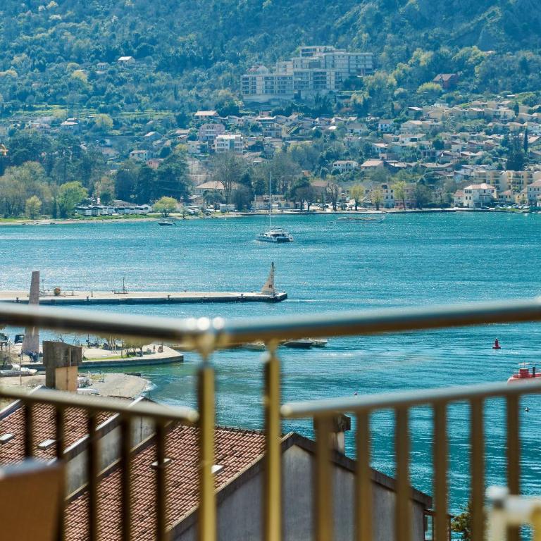 Libera Vista by MN Property - Two-Bedroom Family Apartment - 1