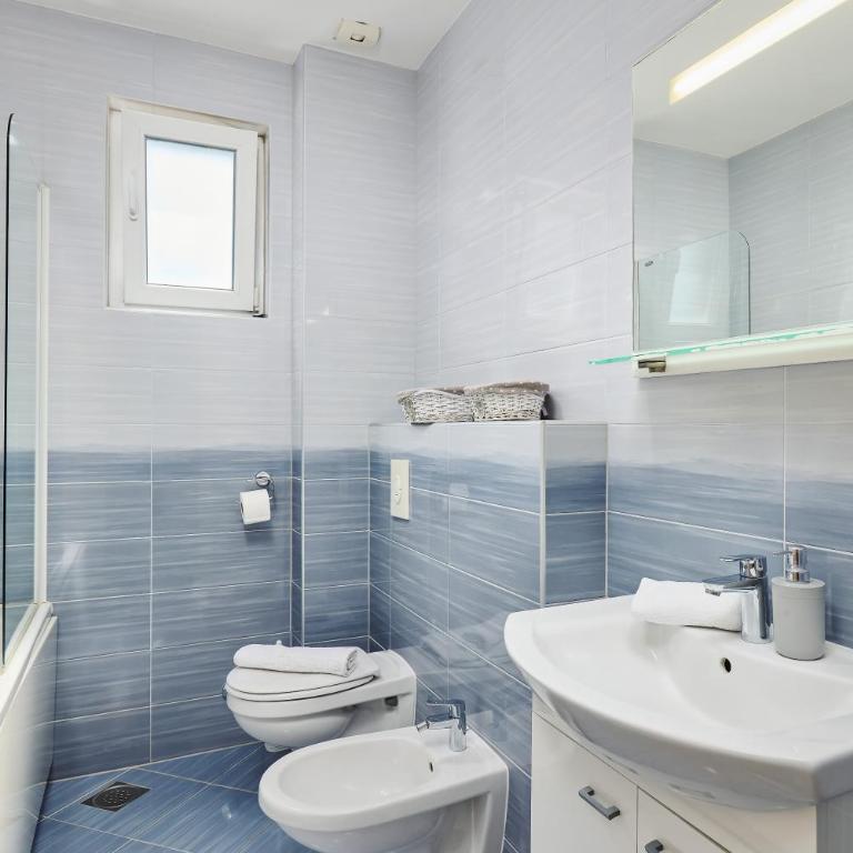 Libera Vista by MN Property - Two-Bedroom Family Apartment - 11