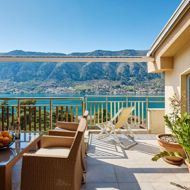 Libera Vista by MN Property - Two-Bedroom Family Apartment - 19