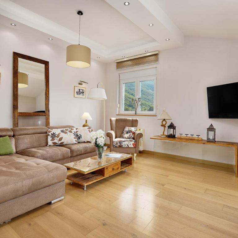 Libera Vista by MN Property - Two-Bedroom Family Apartment - 29