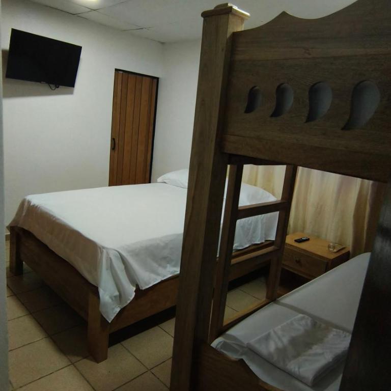 Casa Aranza - Twin Room with Private Bathroom - 11