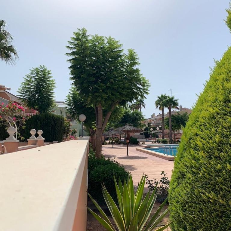 2 Bedroom Townhouse - Communal Pool - 15min Walk to Carabassi Beach - Quiet Location - AC, WiFi & Free Parking - Two-Bedroom House - 13