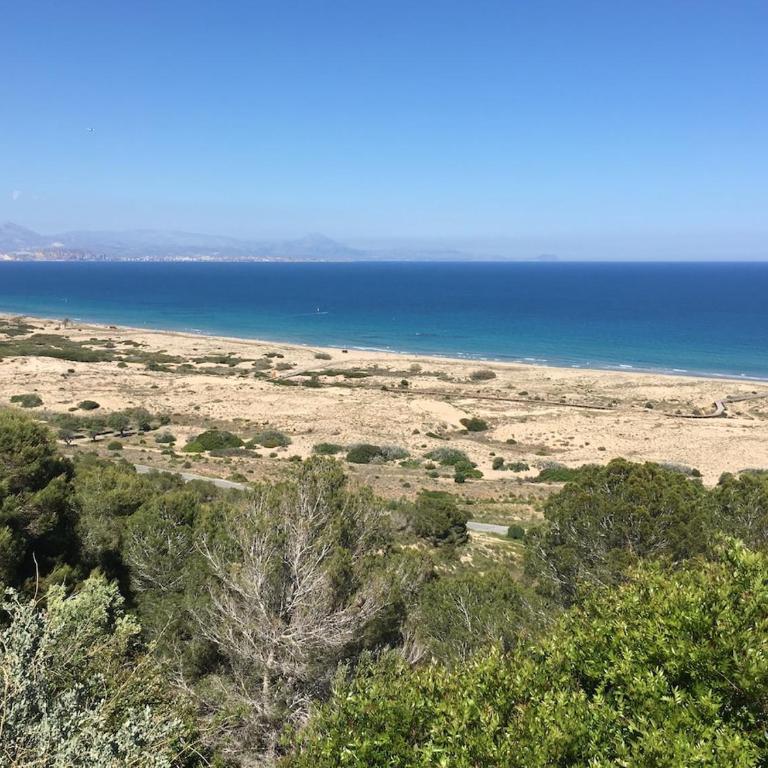 2 Bedroom Townhouse - Communal Pool - 15min Walk to Carabassi Beach - Quiet Location - AC, WiFi & Free Parking - Two-Bedroom House - 9