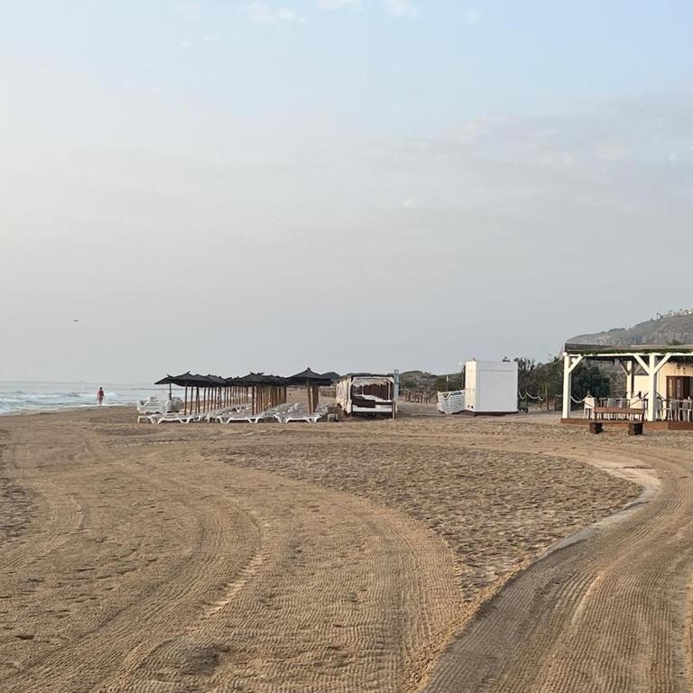 2 Bedroom Townhouse - Communal Pool - 15min Walk to Carabassi Beach - Quiet Location - AC, WiFi & Free Parking - Two-Bedroom House - 26