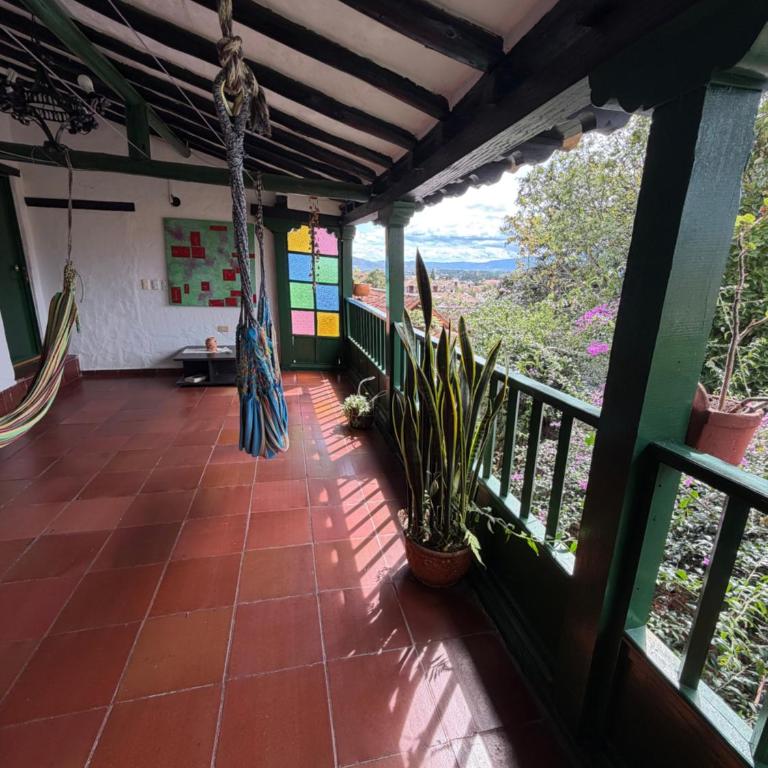 Mansion la Toscana - Family Room - 4