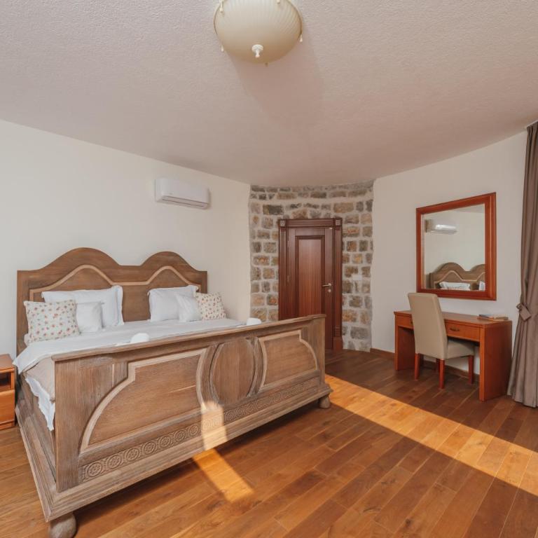 Apartments Pietra Mare - Two-Bedroom Apartment with Sea View - 13