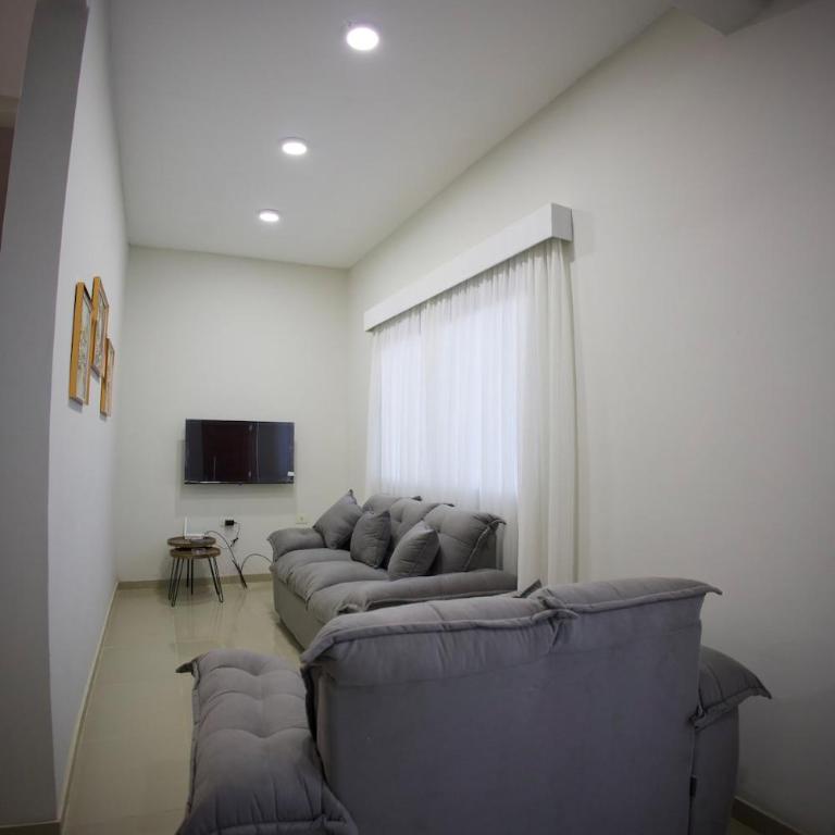 Executive House 3BR Luque Near the Airport - Three-Bedroom Apartment - 1
