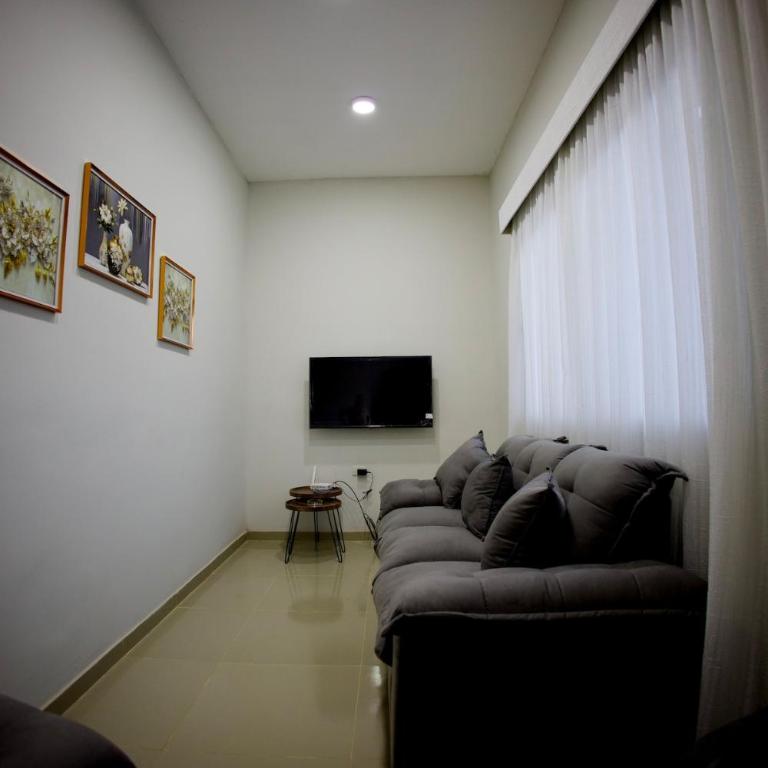 Executive House 3BR Luque Near the Airport - Three-Bedroom Apartment - 4