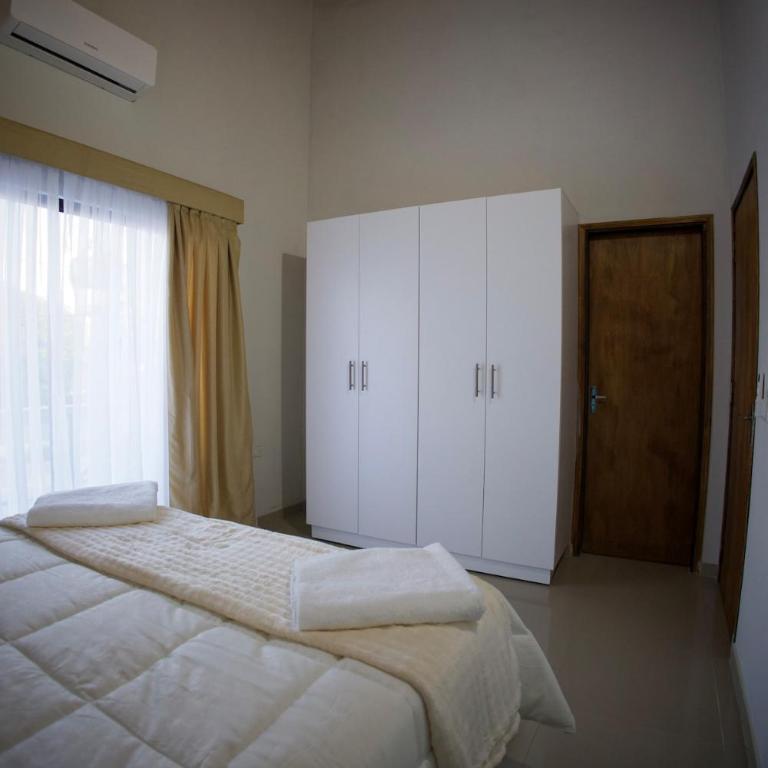 Executive House 3BR Luque Near the Airport - Three-Bedroom Apartment - 9