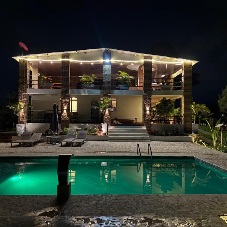 Nido Tangara - Finca Boutique Piscina y Vista - Pereira, Colombia - Seven-Bedroom House - 86