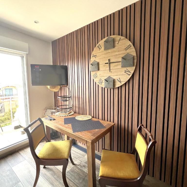 Studio rénové avec clim et wifi au port de l'Aiguillon pour 2 - FR-1-474-214 - Appartement - 13