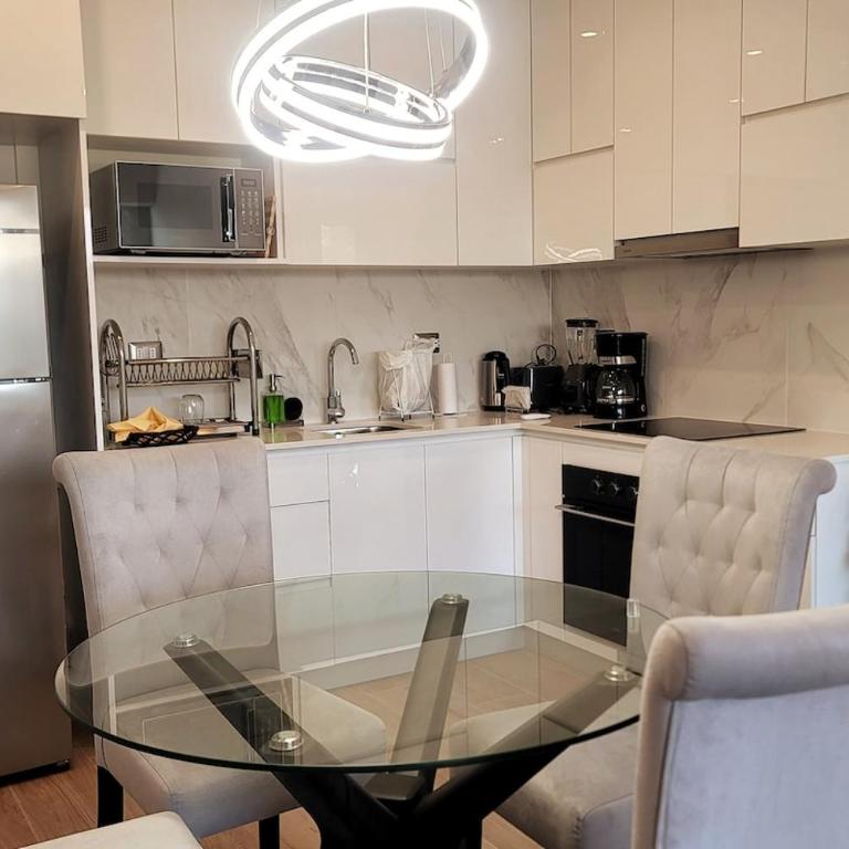 Luxury and Private Pool in the Heart of Barranco - Apartment with Park View - 24