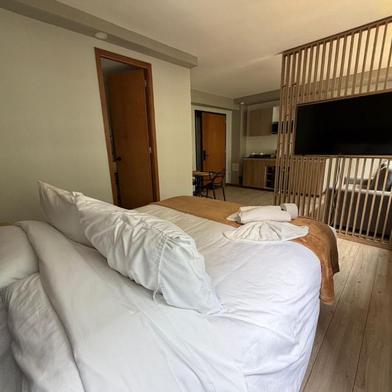 Hotel Living - Standard Suite - 4