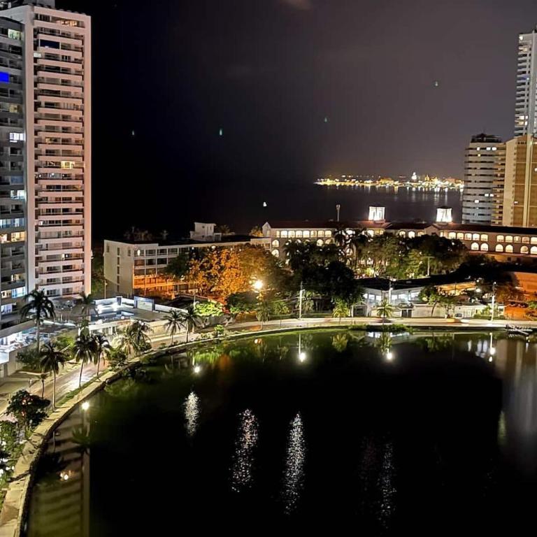 Luxury frente al mar laguito Cartagena edificio marina del rey - Three-Bedroom Apartment - 1
