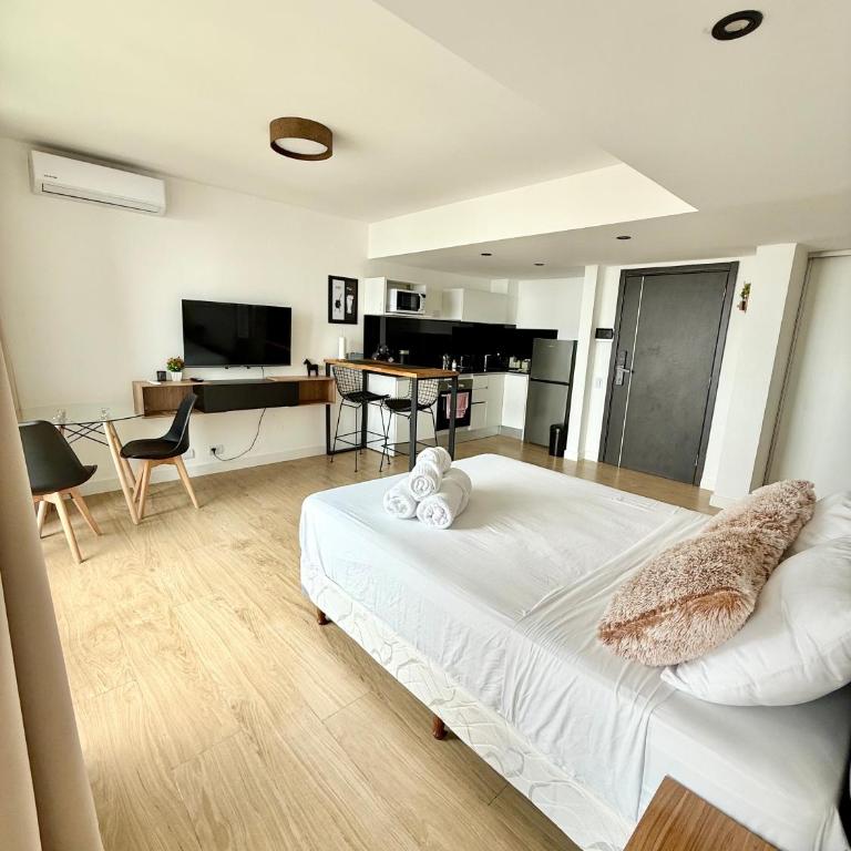 MarDelSuites - Studios Modernos Piso Alto - Vista al Mar, Pileta, Cochera, AC, 2min Playa - Deluxe Studio - 15