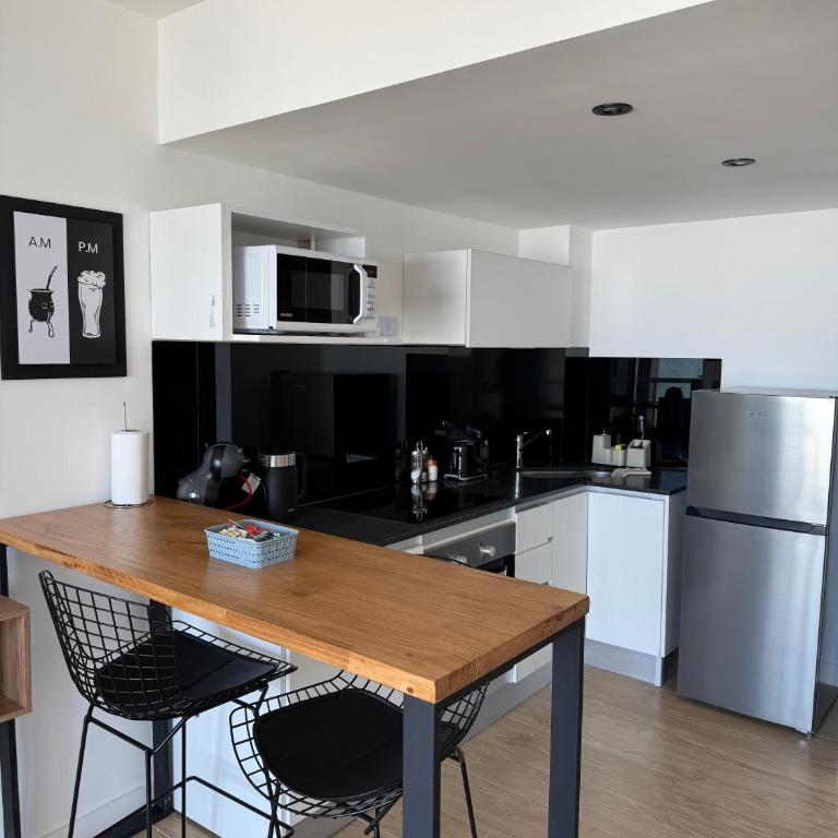 MarDelSuites - Studios Modernos Piso Alto - Vista al Mar, Pileta, Cochera, AC, 2min Playa - Deluxe Studio - 22