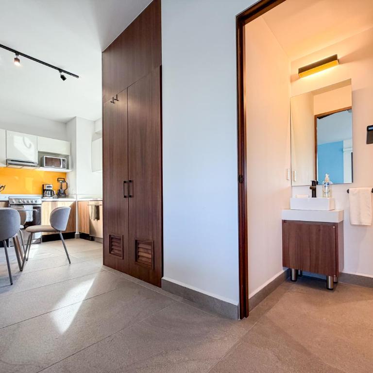 Oasis Riverfront Resort-Style One Bedroom - Apartamento de 1 dormitorio - 35