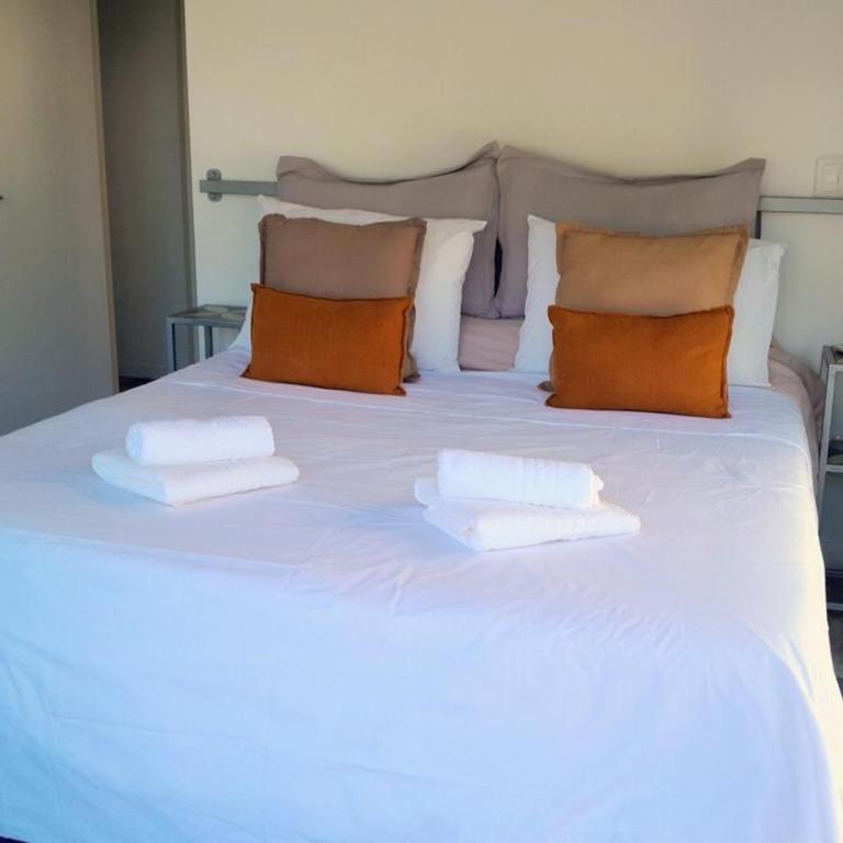 Apt 2 Frente al Río con garaje propio - Three-Bedroom Apartment - 10