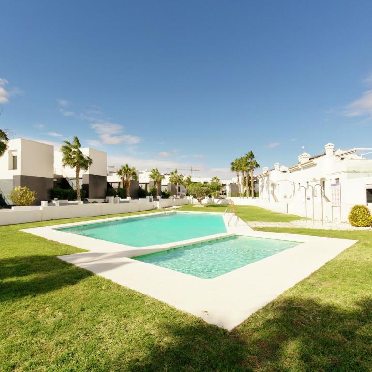 Stylish home in Orihuela Costa with pool - Casa Vacacional de 3 dormitorios - 43