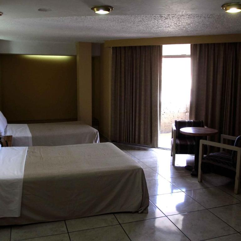 Hotel Universo - Suite con 2 camas dobles - 7