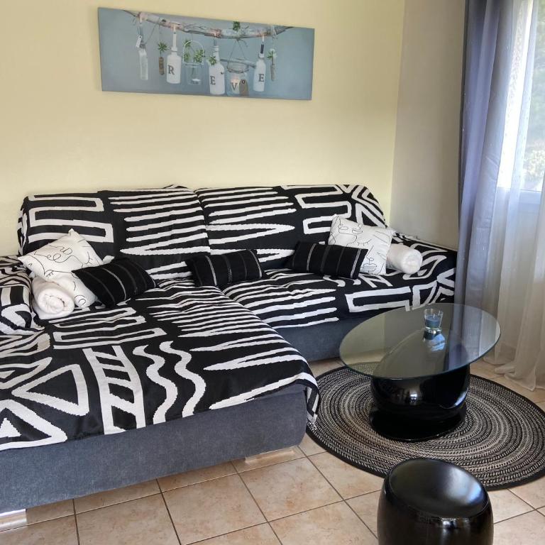 Maison avec ou sans ses petits chalets du Lauzun - Maison de Vacances 3 Chambres - 6