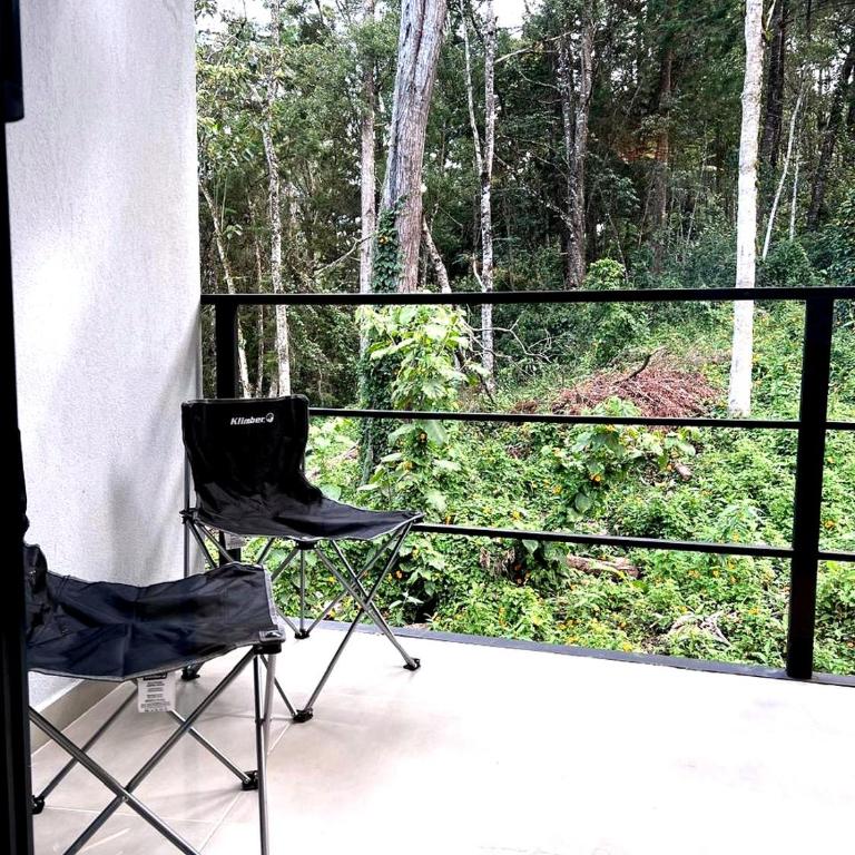 Apartaestudio con balcón y vista a la montaña cerca del aerouerto - Apartamento de 2 dormitorios - 16