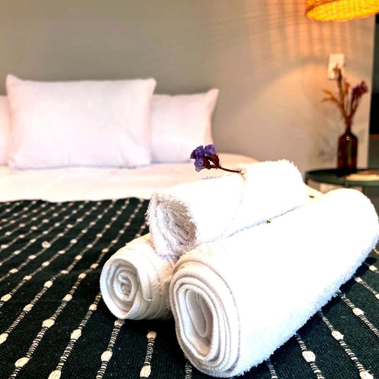 Apartaestudio con balcón y vista a la montaña cerca del aerouerto - Two-Bedroom Apartment - 28