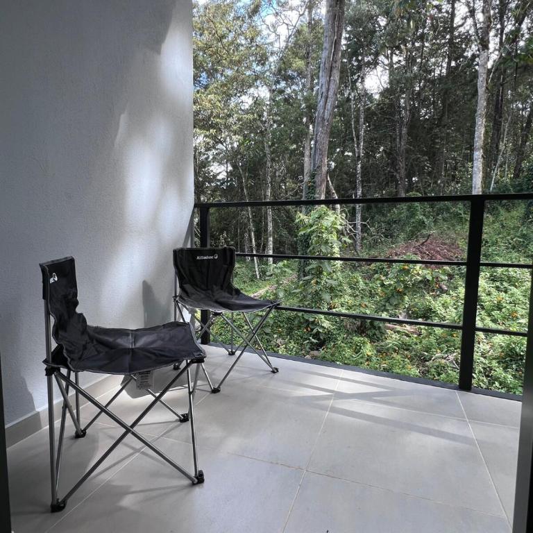 Apartaestudio con balcón y vista a la montaña cerca del aerouerto - Apartamento de 2 dormitorios - 37