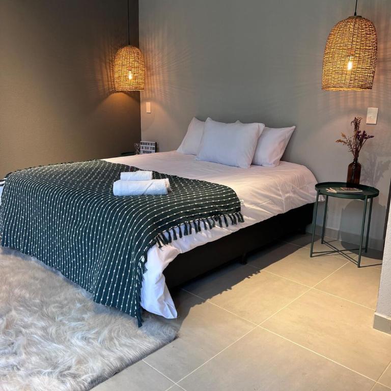 Apartaestudio con balcón y vista a la montaña cerca del aerouerto - Apartamento de 2 dormitorios - 41
