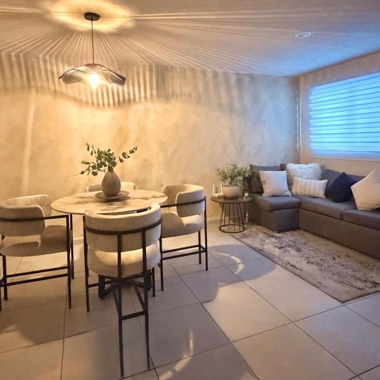 Nuevo depa boutique con parking céntrico en Gdl - Two-Bedroom Apartment with Balcony - 14