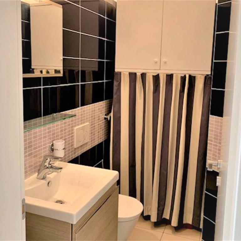 Attico al Parco: Penthouse in Lugano | Balcony, A/C & 2 min from Lake - Happy Rentals - Appartamento con Balcone - 7