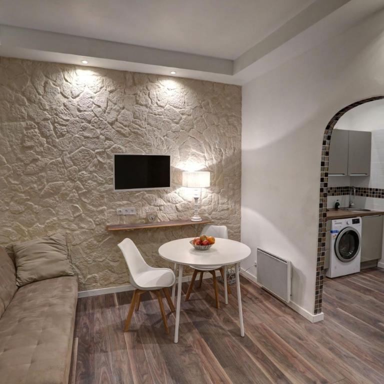 Contrast LuxApart 3 min MC Casino - Studio - 4