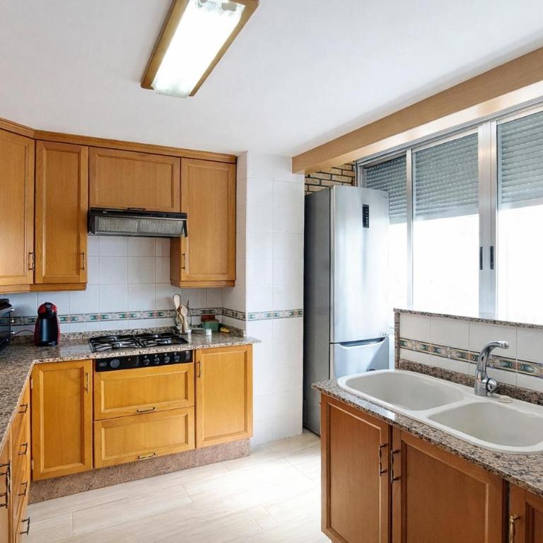 3 Bedroom Beautiful Apartment In Gandía - Apartamento de 3 dormitorios - 8