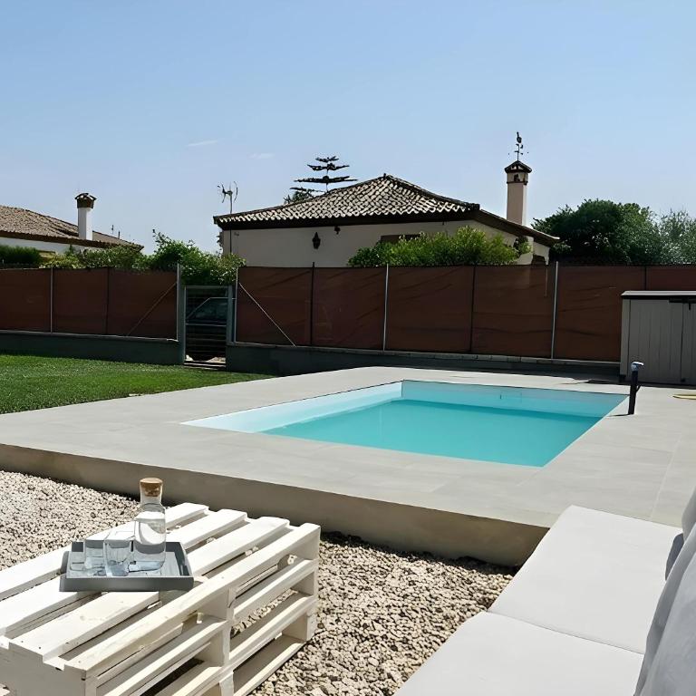 Casa Privada con Jardin Barbacoa y Piscina privada solo familias - Apartamento - 7