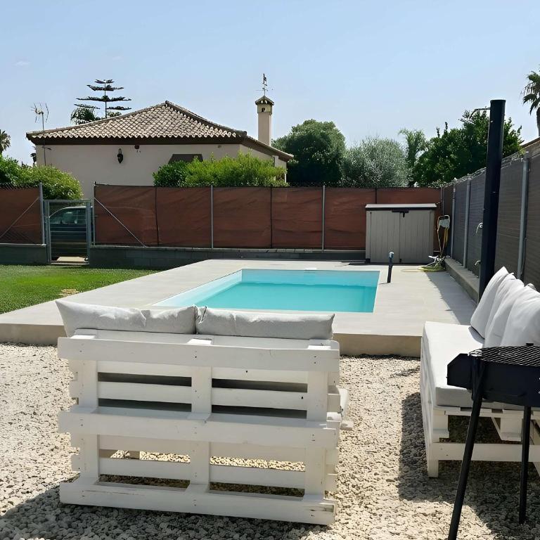 Casa Privada con Jardin Barbacoa y Piscina privada solo familias - Apartamento - 1