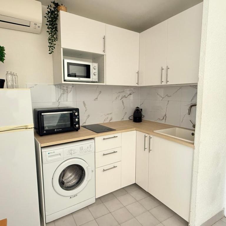 Appartement typeT2bis climatisé à 150m de la plage - Apartment mit 2 Schlafzimmern - 17
