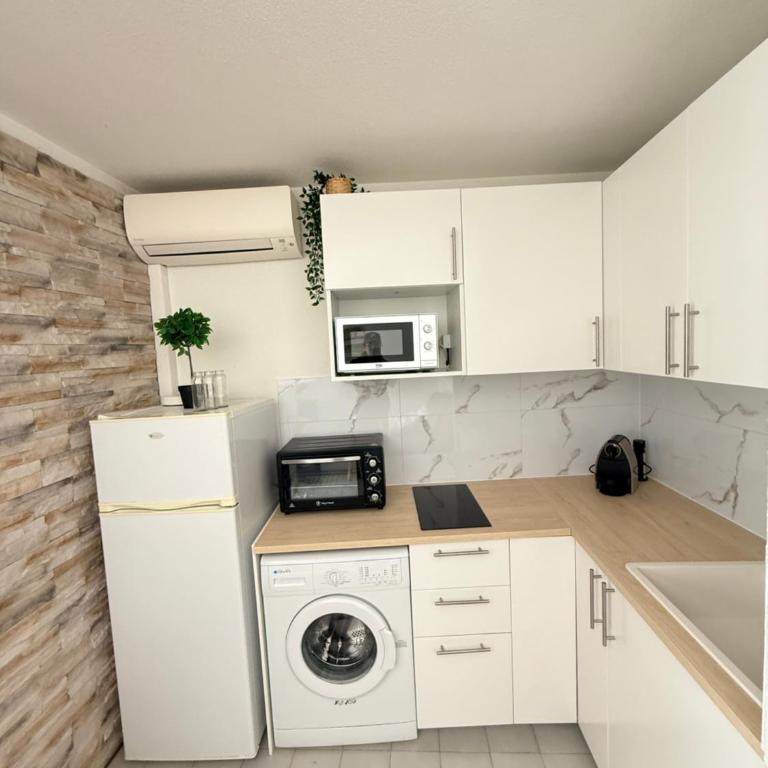 Appartement typeT2bis climatisé à 150m de la plage - Apartment mit 2 Schlafzimmern - 21