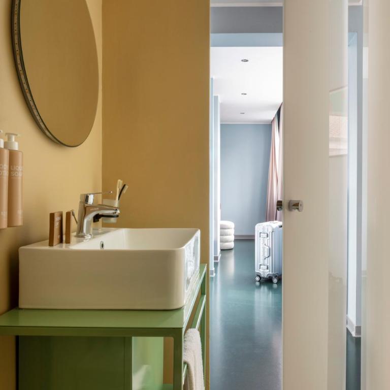 Moderno Hotel Roma - Adults Only - Camera Matrimoniale Deluxe con Balcone - 6