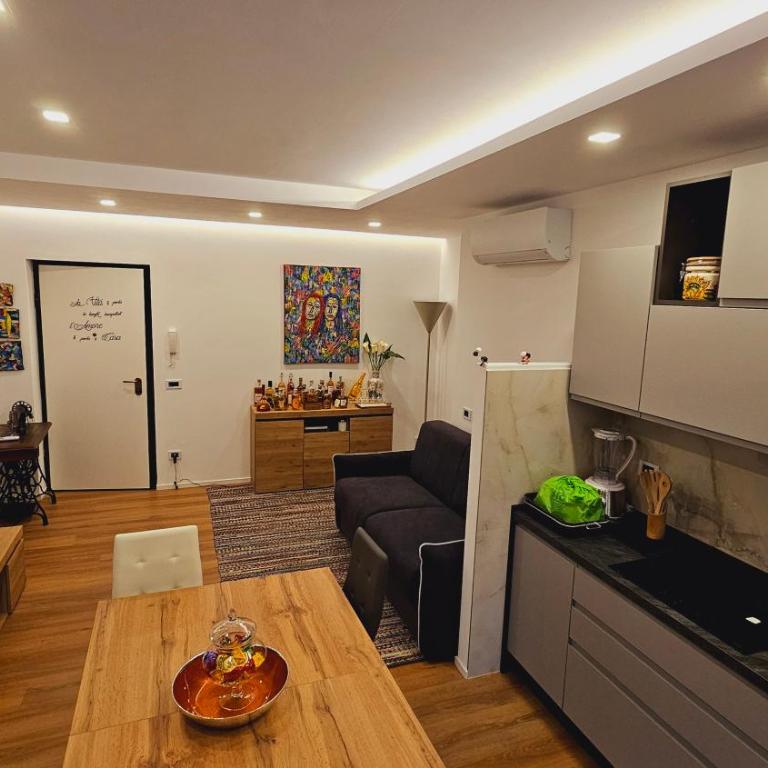 Little Paradise - Arona - 2 minuti dal lago - Appartamento con 2 Camere da Letto - 24