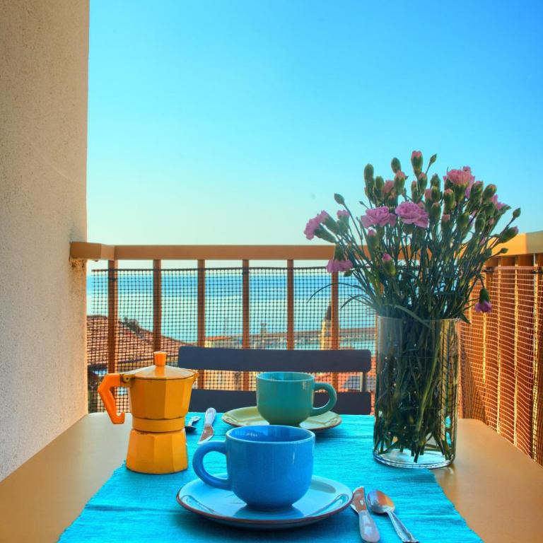 Vicino al Centro e al Mare con Balcone, WiFi e AC - Appartamento con 1 Camera da Letto - 1