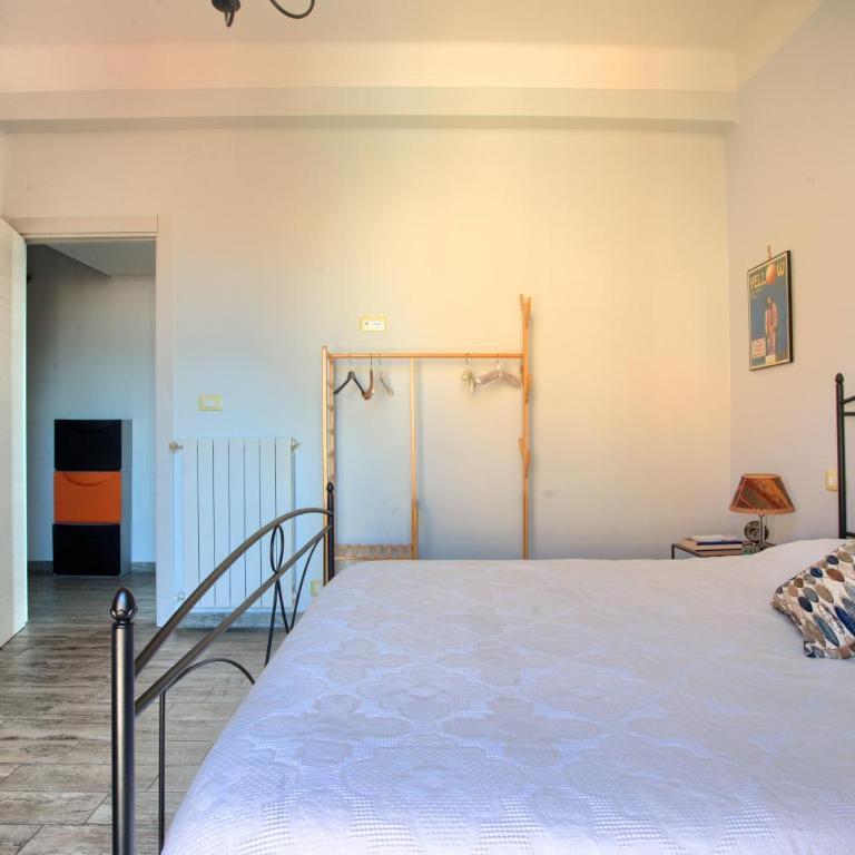 Vicino al Centro e al Mare con Balcone, WiFi e AC - Appartamento con 1 Camera da Letto - 14