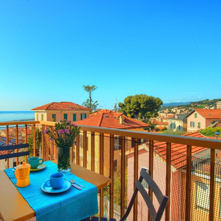 Vicino al Centro e al Mare con Balcone, WiFi e AC - Appartamento con 1 Camera da Letto - 8