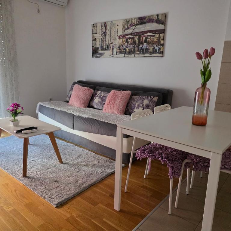 Nakiiii apartmanii - One-Bedroom Apartment - 13