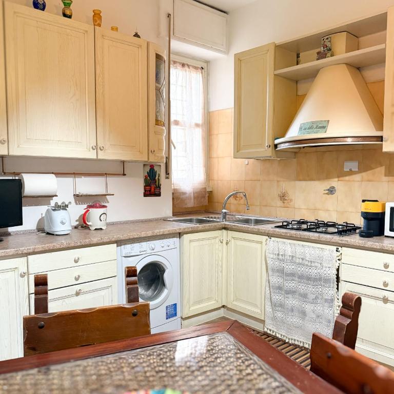 Picchio Garbatella - 2 bedrooms with private bathrooms - 800mt to metro - 3 stops from the Colosseum - Appartamento con 2 Camere da Letto e Balcone - 1