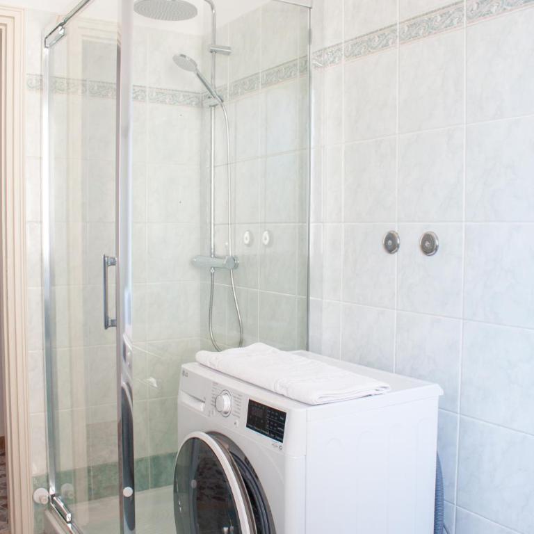 Palazzo Antoniazzi 7 - Appartamento Premium con 3 Camere da Letto e Balcone - 14