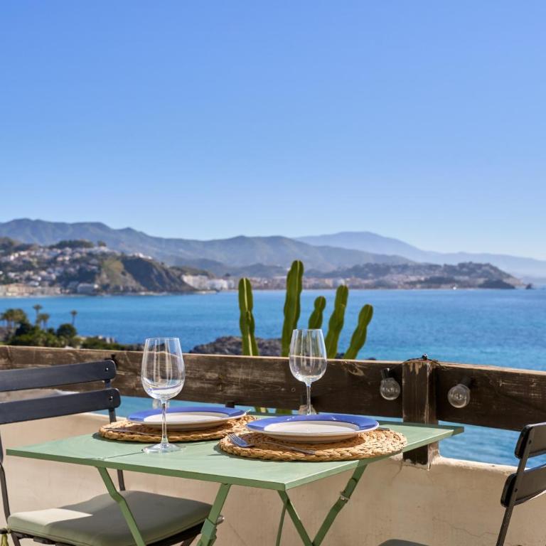 Marina Playa - Studio Apartment with Sea View - 1