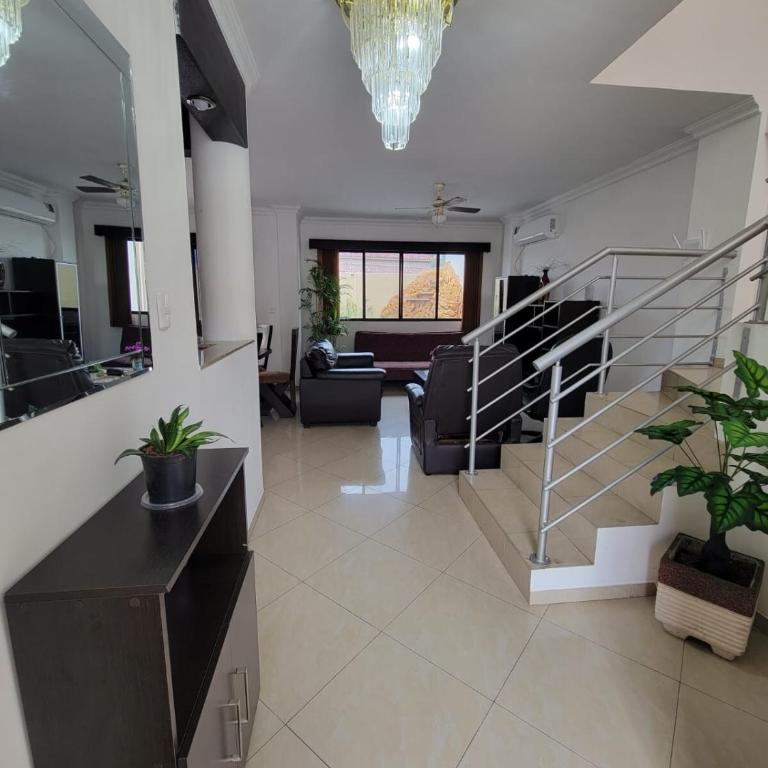House with pool in private area - Casa de 4 dormitorios - 1