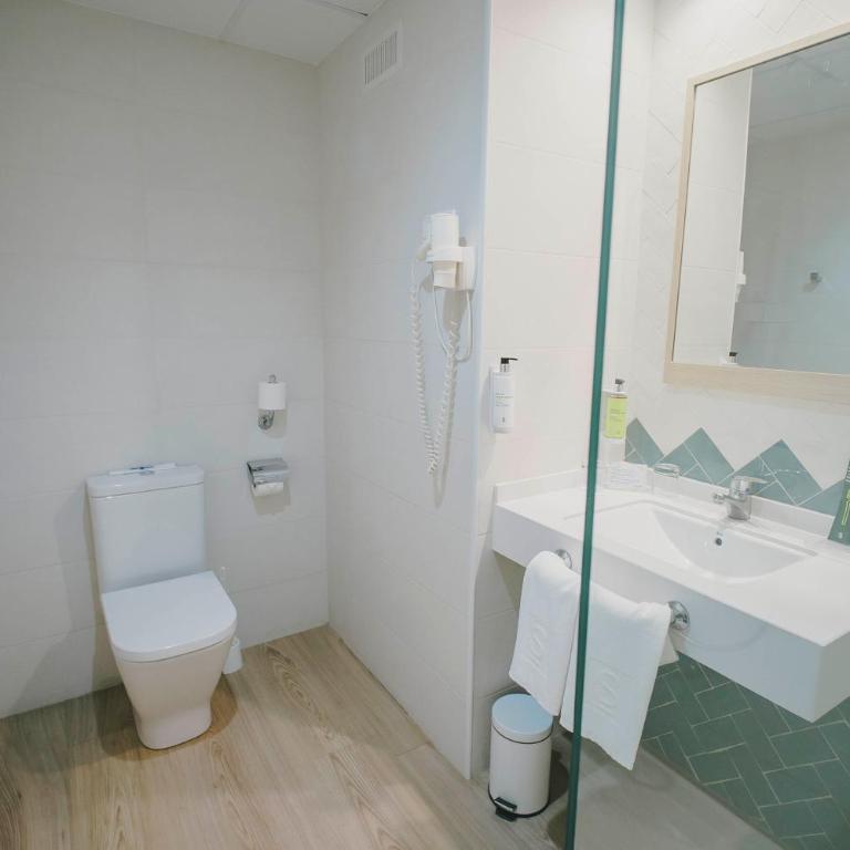 Sercotel Carlos III - Habitación Familiar (2 adultos y 2 niños) - 4